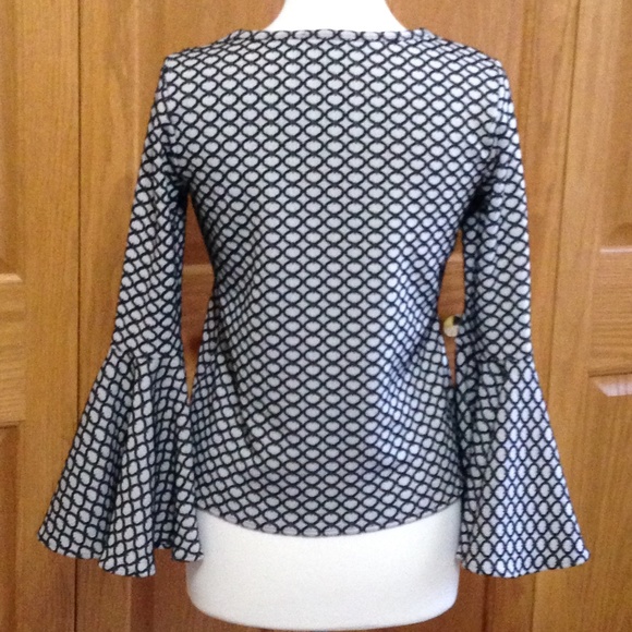 Karen Kane Black and White Patterned Blouse - Picture 2 of 6
